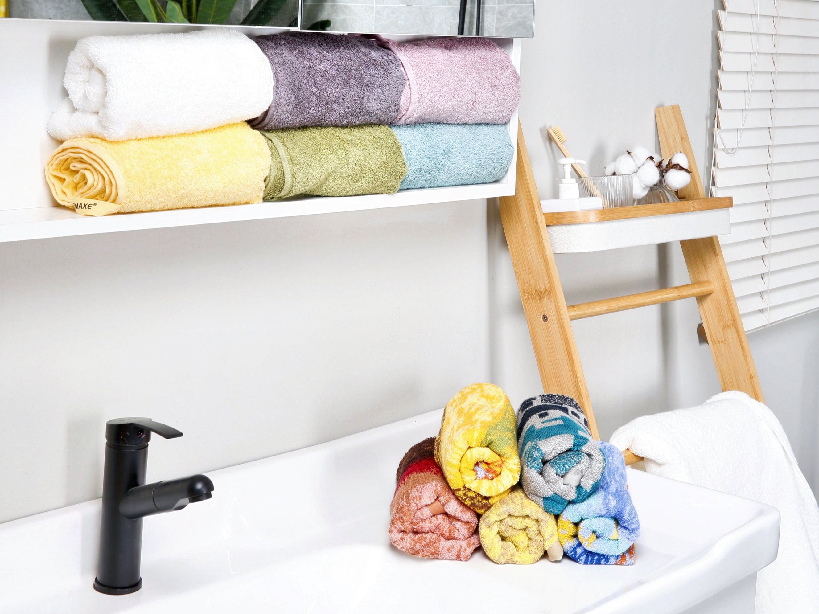 How to Make Your Bathroom Pop with the Perfect Towel Set