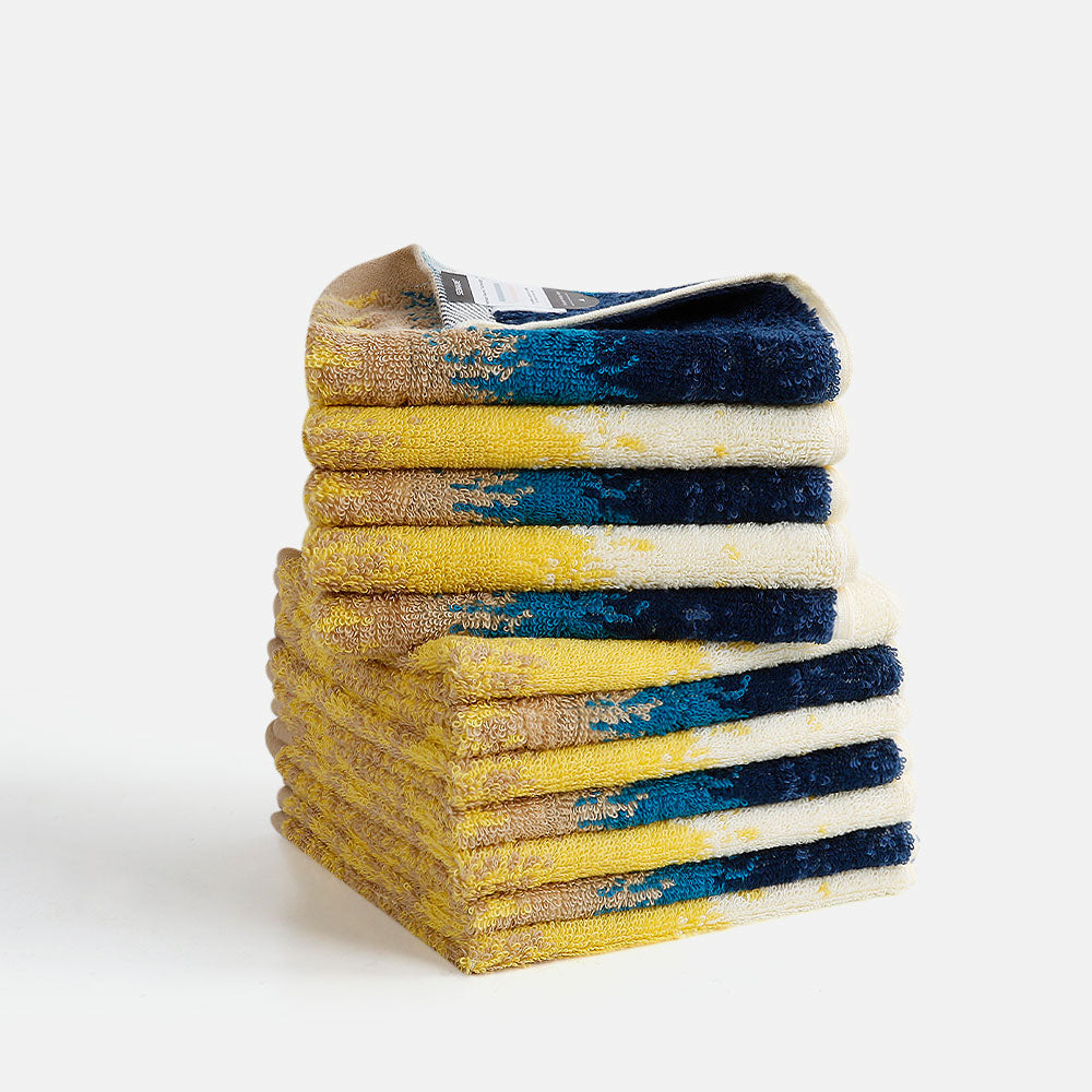 Bring the seaside vibes to your kitchen or tea settings with our Beach series 12-piece washcloth set. Each washcloth measures 35cm x 35cm, adorned with sunny yellows and oceanic blues, enhancing the mood whether drying dishes or draping over a tea tray.